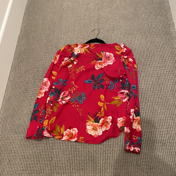 Loft magenta floral top. Like new. Size small. - Picture 6 of 6